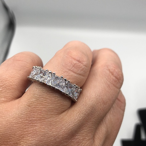 18k 6ct Trillion Eternity Band - Picture 10 of 16